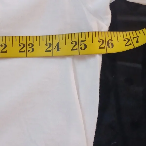 Hot topic EMILY THE STRANGE BAT WINGS WHITE SHORT-SLEEVED TSHIRT 2XL - Picture 2 of 6